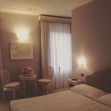 Hotel Langa In Cortemilia Εξωτερικό φωτογραφία